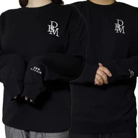 [라일리] Rly 디비엠스튜디오 시그니처 맨투맨 남여공용 (13527384)