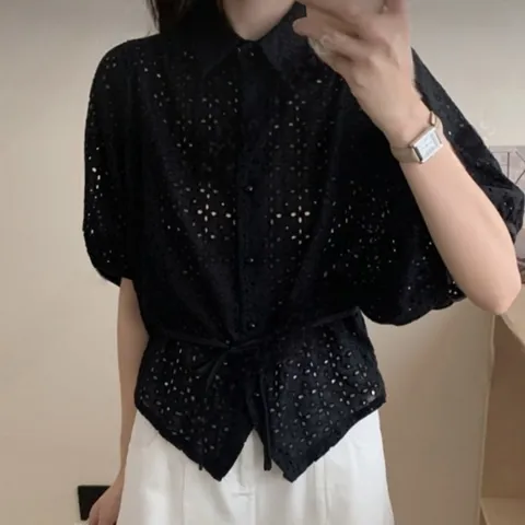 여성 아만다 벌룬소매 카라 펀칭 숏 블라우스