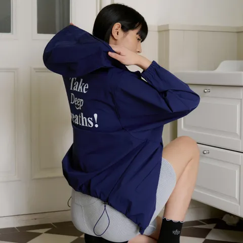 씨엘 베이직 후드 레터링 윈드브레이커