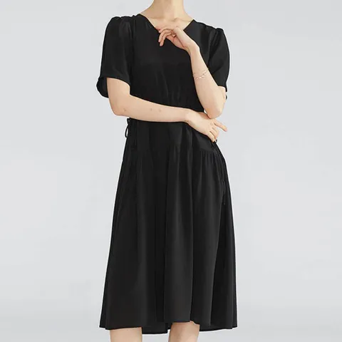 여름 데이트 패션 주말 나들이 심플한 검정 원피스