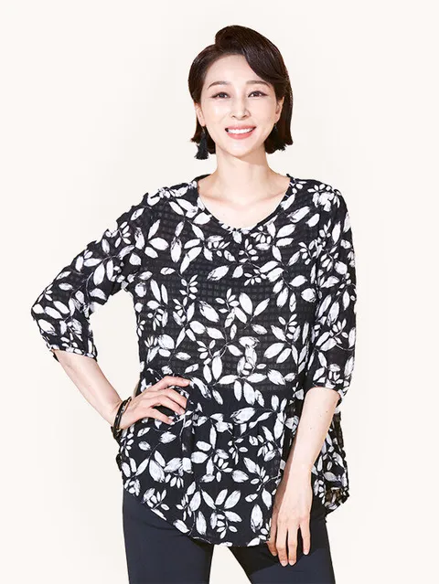 로리타 시어서커 라운드넥 블라우스 K181BL08