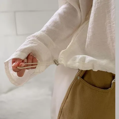[하프클럽] 여성용 오버핏 긴팔 맨투맨 린넨 레터링 스트링 디자인