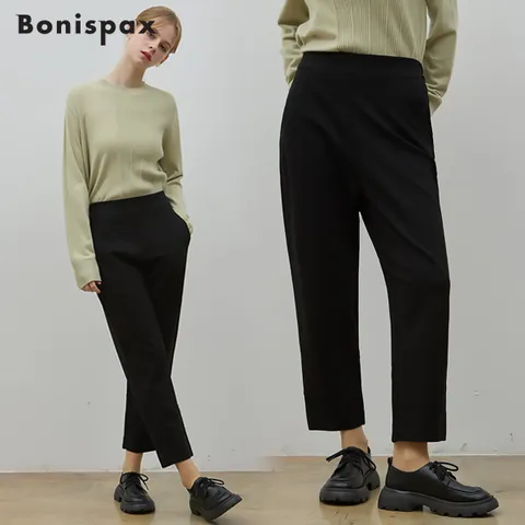 여유로운 뒷밴딩 세미 배기 팬츠