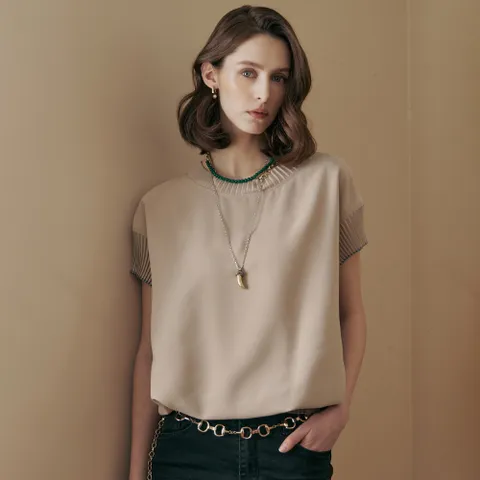 플리츠 캡소매 라운드넥 반팔 블라우스