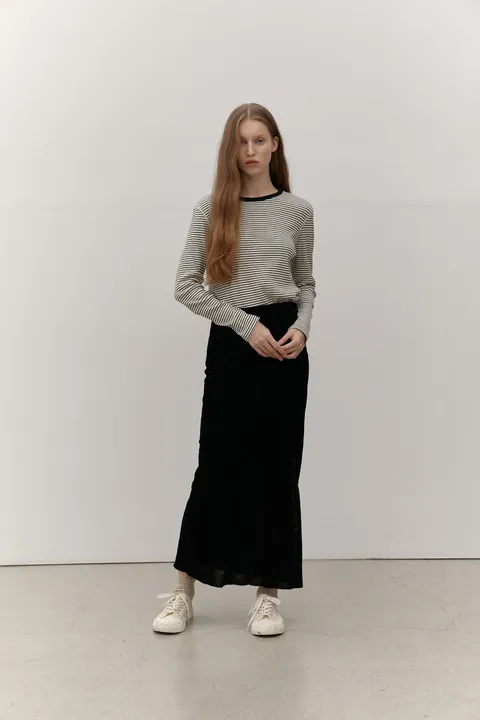 velvet supple maxi skirt-black