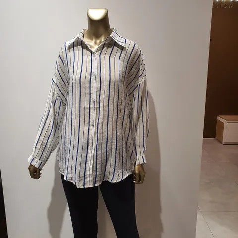 데미안스트라이프블라우스DI62580 428515