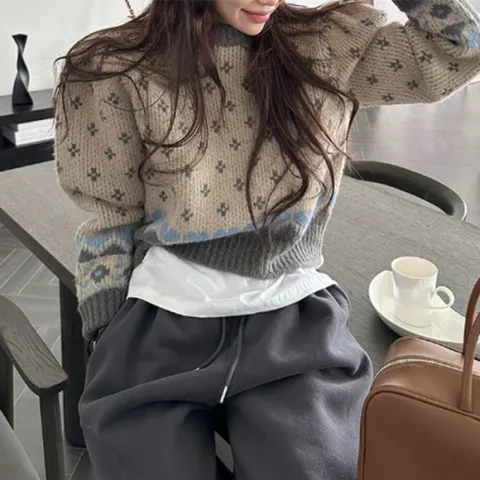 [브리치]  / 라운드넥 퍼프소매 플라워 플로럴 하트패턴 크롭 니트