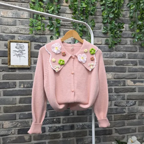 [브리치]  / 입체 꽃장식 물결 빅카라 가디건