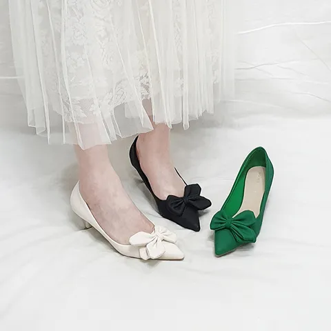 자브 뾰족코 리본장식 스틸레토 펌프스 미들 힐 6cm