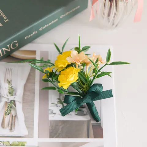 안나 카네이션 코사지 12cm (3컬러) 조화 어버이날 선물 스승의날 브로치