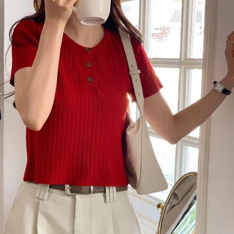 여자 크롭 골지반팔티 빨간색 꽃펀칭 라운드 니트