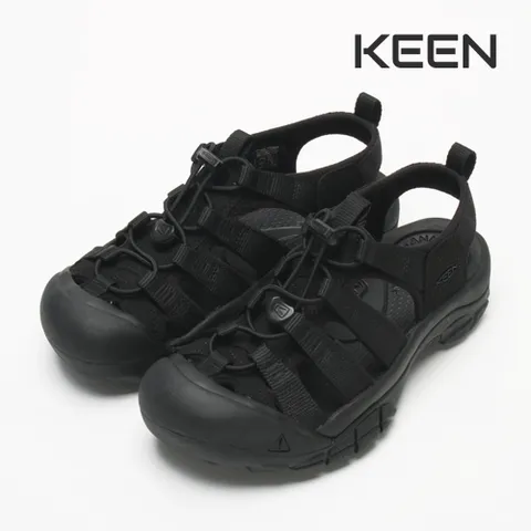 남성 샌들 뉴포트 H2 트리플 블랙 1022258