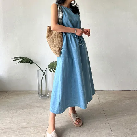 네모엔룩 데님스트링 허리끈 조절 여름 청 라운드넥 A라인 민소매 롱 원피스
