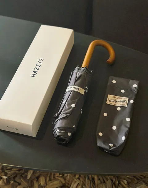 [헤지스 액세서리] HIUM4E301BK [자외선 99%차단][양산겸용] 블랙 도트 3단 경량 우산 (UV차단)