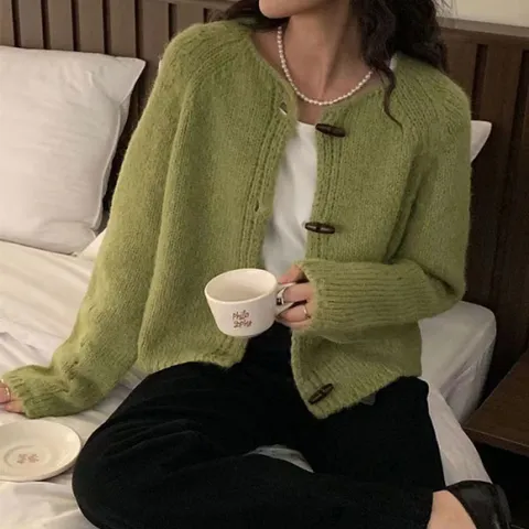 [브리치] 슈팅스타 / 캐주얼 심플 떡볶이 단추 포인트 니트 가디건SS