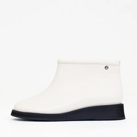 Jelan round platform short boots_ivory