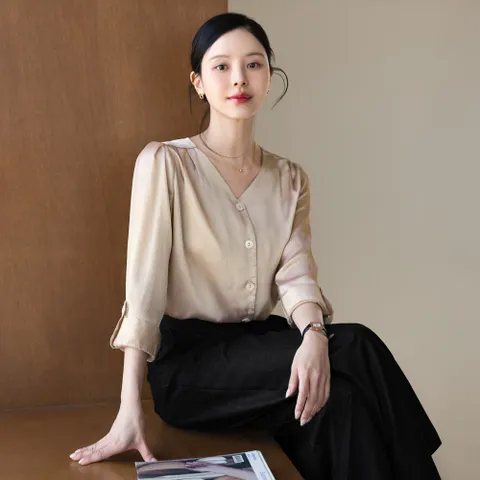 (~XXL까지) 도엔 브이넥 새틴 롤업 블라우스 봄 가을 하객룩 오피스룩 데이트 모임 미시 빅사이즈