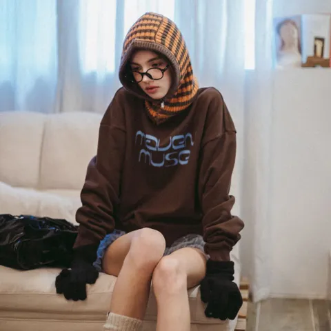 [정상가 89,000원] 루즈핏 크롭 코튼 로고프린트 스웻셔츠 FR_BR (MWXFWF900BRFR)