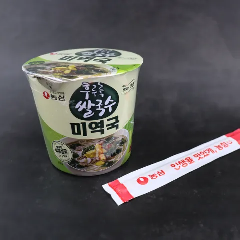 농심 후루룩쌀국수소 미역국 74g 1개 / 컵라면 작은컵 쌀국수