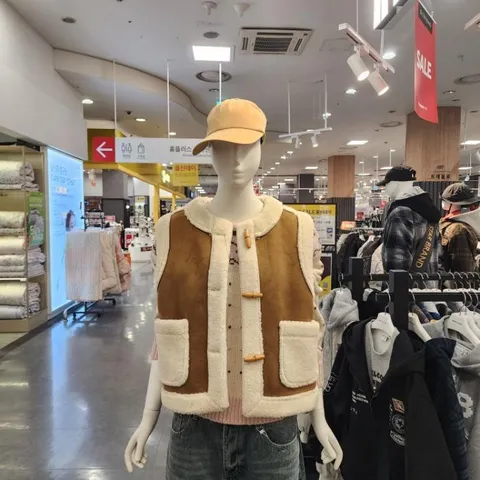 HC10 여) 무스탕, 배색 베스트 ITZ4VO51A (41552024)