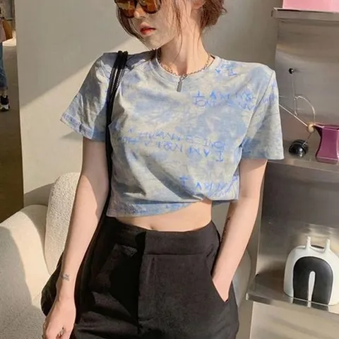 [하프클럽/셀러허브_여성트랜드패션]여성 세미크롭 세미크롭반팔티 블루톤 티셔츠