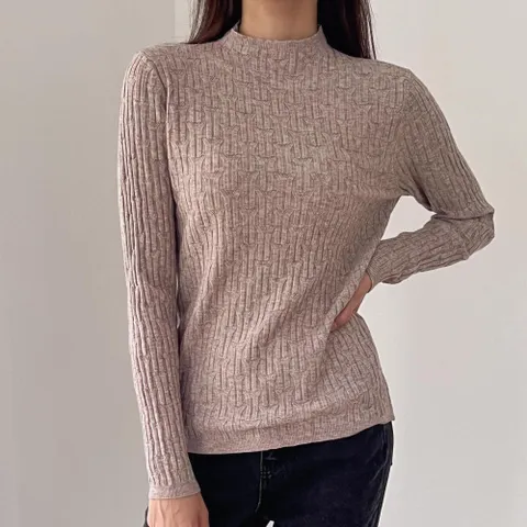 [다잇템] 여자 왕골지 보라 폼폼 미색 슬림 티셔츠