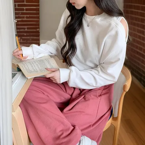 [하프클럽] 컷아웃 봄스웨트셔츠 라운드넥 시보리 세미크롭 맨투맨