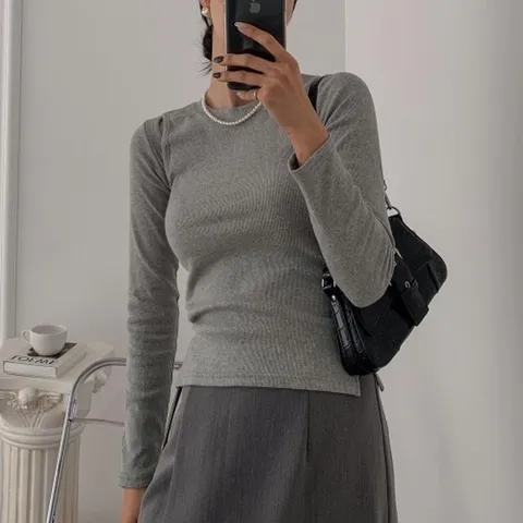 |KST634C|로러아 검정 롱슬리브 티셔츠 여성 슬림핏 잔골지 비대칭_18175035_597559