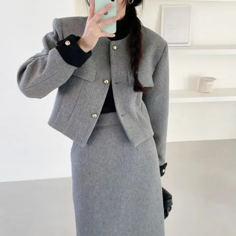 [브리치] 모찌봉 / 보들 유니크 뒤트임 스커트 정장 투피스 세트