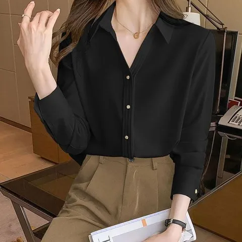 [하프클럽] 소프트 골드단추 블라우스 브이넥 모던 아 자켓형