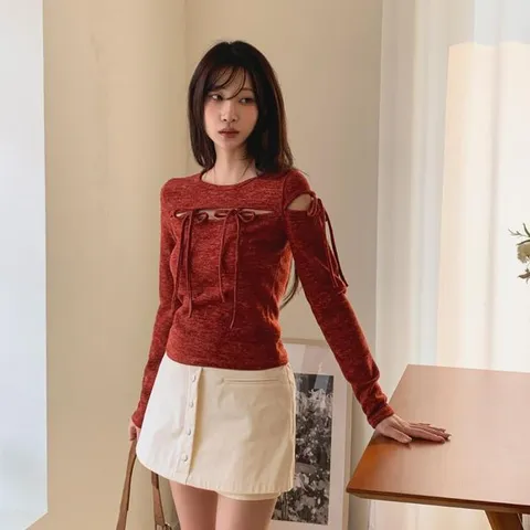[하프클럽] 여성 일상복 독특한 리본 컷아웃 니트