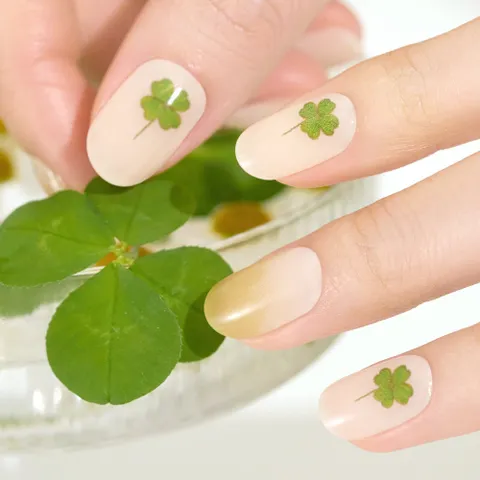 럭키데이 붙이는 셀프 젤 네일