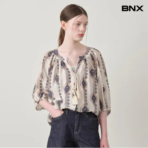 정상가:89,000원 ㅣ 에스닉 포인트 자수 스트링넥 반팔 셔츠 (BX2BL032L0)