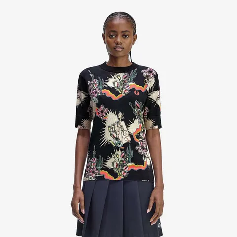 [롯데백화점](플랫폼) ](Amy Winehouse) 에이미 프린트 니트 티셔츠 - 블랙 AFPF253K105-102