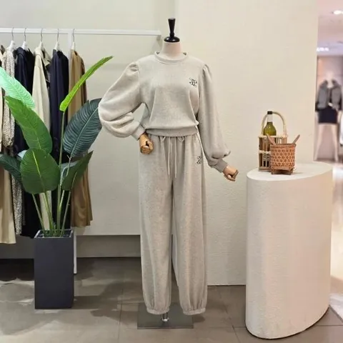 FW4J9ST5999_퍼프 맨투맨 조거 팬츠 세트