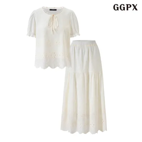 [롯데백화점][지지피엑스]펀칭 넥 끈 블라우스 롱 스커트 셋업 (GQBOW081D)
