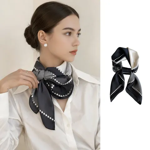 코트니 스카프 여성 간절기 미니 방도 사각 쁘띠 머플러