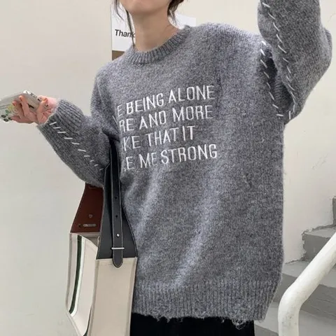 [하프클럽/제이0]스티치 레터링 긴팔 니트