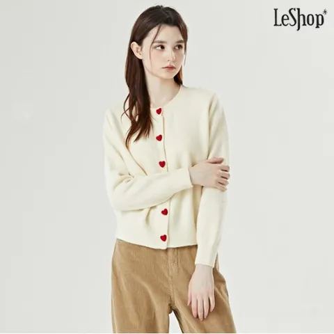 정상가:69,000원｜러블리 라운드 하트 버튼 긴팔 니트 가디건 (DO4CK003A)