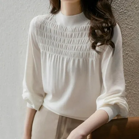 여자 프론트 모크넥 검정 봄가을 잔주름 흰색 니트