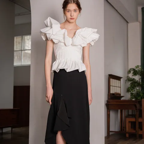 YY_Black irregular front skirt