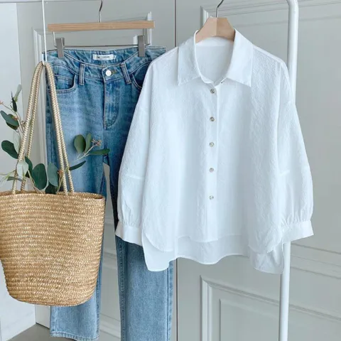 [신상오픈런] 흰블라우스 소매셔링 벌룬 무지남방 여성봄코디