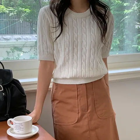 마르데 라운드넥 캐쥬얼 꽈배기 스탠다드 반팔 니트