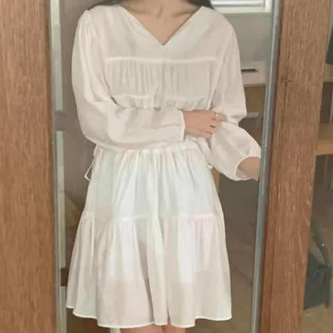 [신상오픈런] 브이넥 셔링 허리끈 여신 동남아룩 찰랑 캉캉원피스