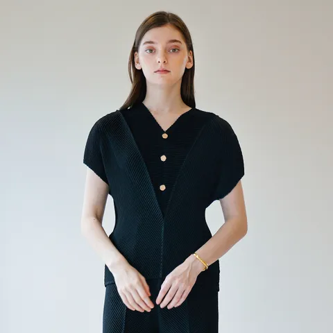 [최초가 218000원] 와플 플리츠 버튼 브이넥 블라우스 블랙_YK05WRPBL02