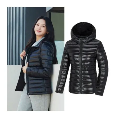 [롯데백화점]LD18 여성 겨울 경량 광택나는 소재 후드일체형 구스다운 거위털패딩 KVJ6504W