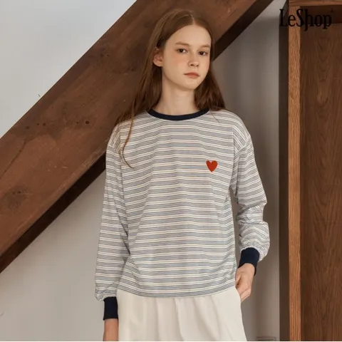 정상가:59,000원 ㅣ 라운드넥 스트라이프 하트 자수 긴팔 티셔츠 (DP3LW020A)
