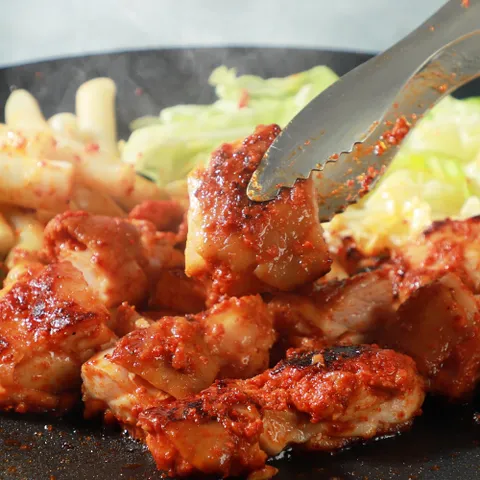 [큰품닭갈비] 통닭다리살로 만든 순살 춘천닭갈비 500g x 2팩 춘천직송