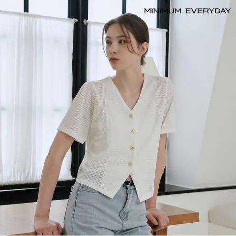 정상가:59,000원 ㅣ [미니멈 에브리데이]썸머 브이넥 펀칭 버튼 반팔 블라우스 (EB2BA082D)
