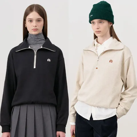 던스트 UNISEX LEATHER LOGO HALF ZIP-UP SWEATSHIRT_UDTS4C107